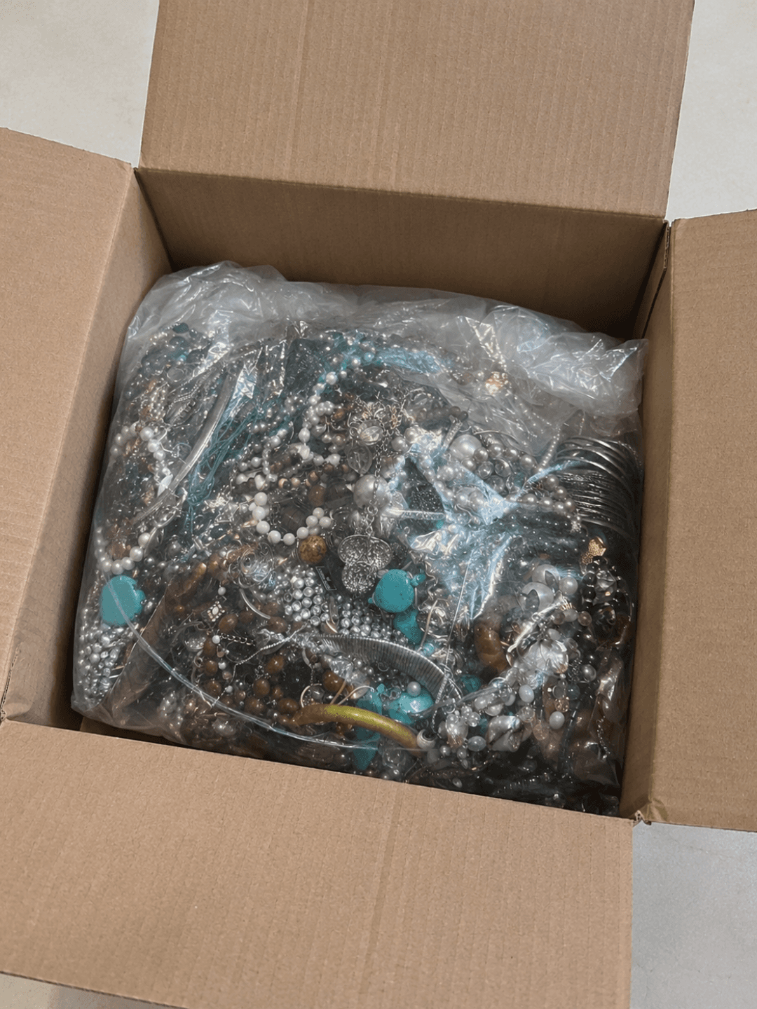 Bulk jewellery lot