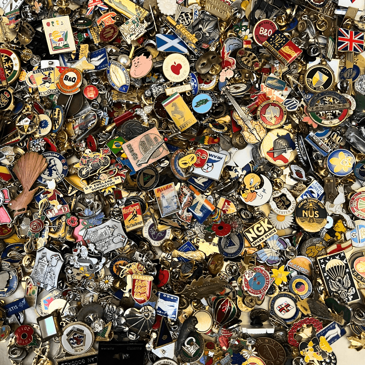 Pin badge lot